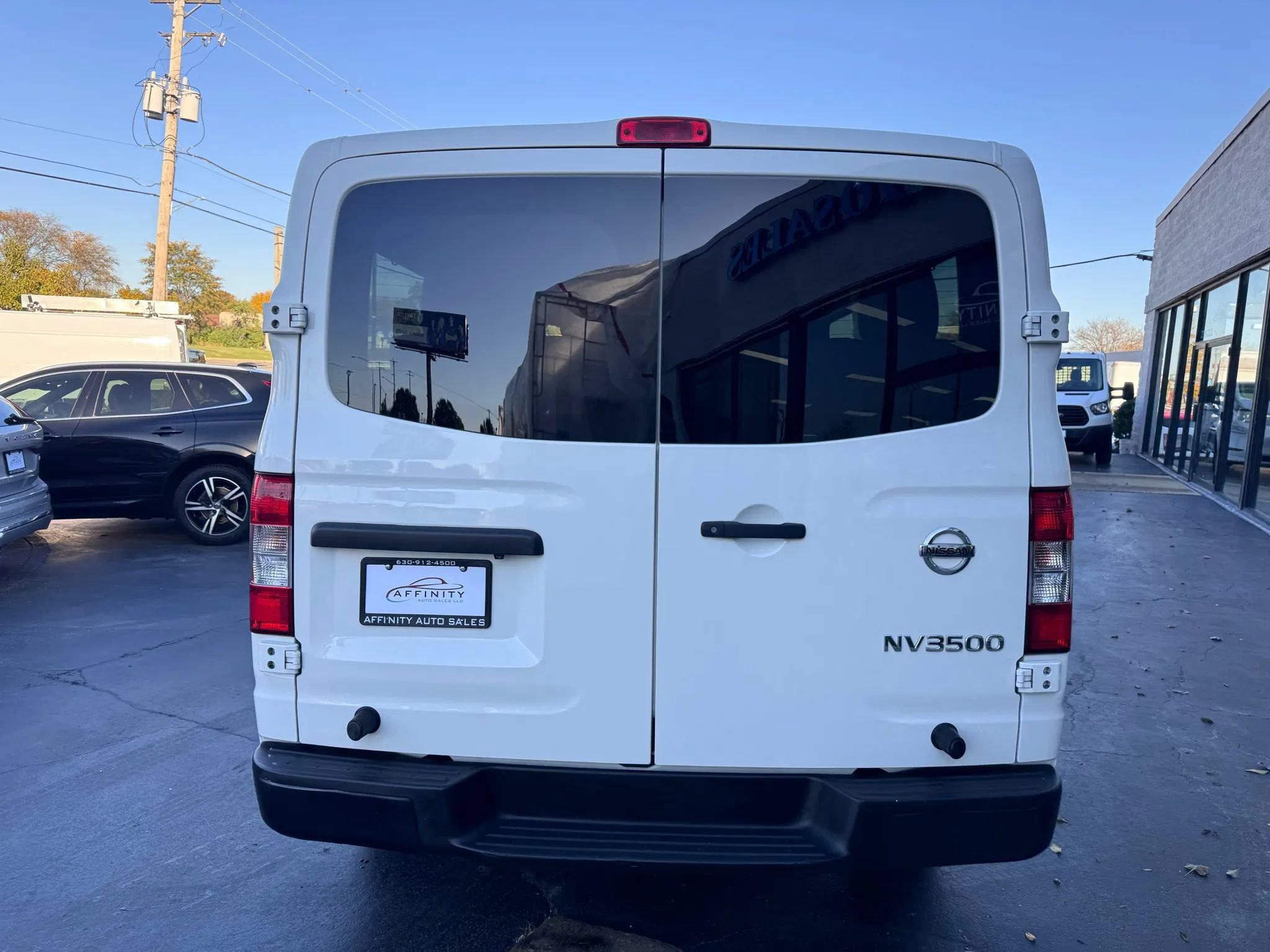 Used 2018 Nissan NV 3500 S RWD image 4