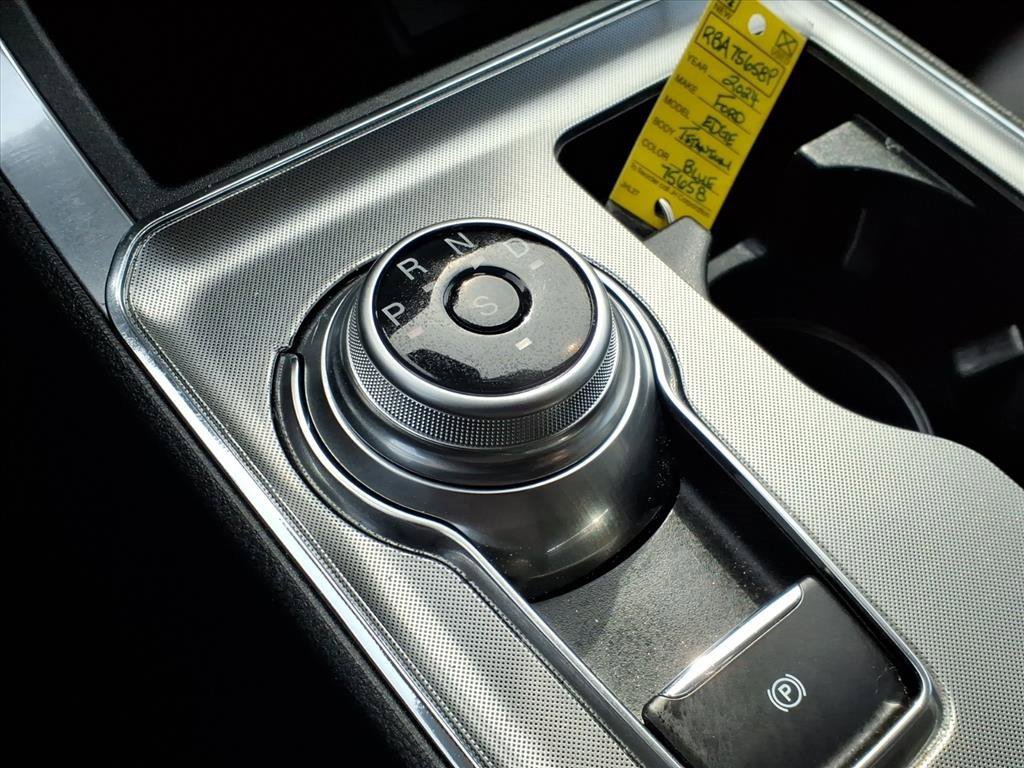 Used 2024 Ford Edge Titanium image 19