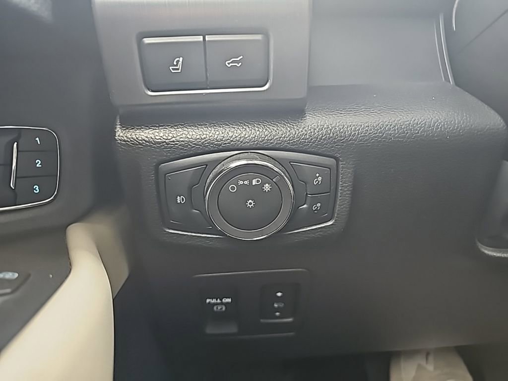 Used 2018 Ford Expedition Platinum image 53