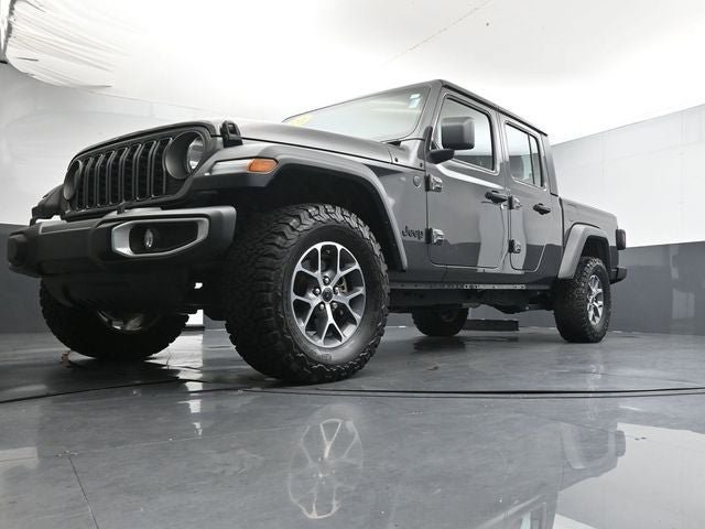Used 2024 Jeep Gladiator Sport AWD/4WD image 30
