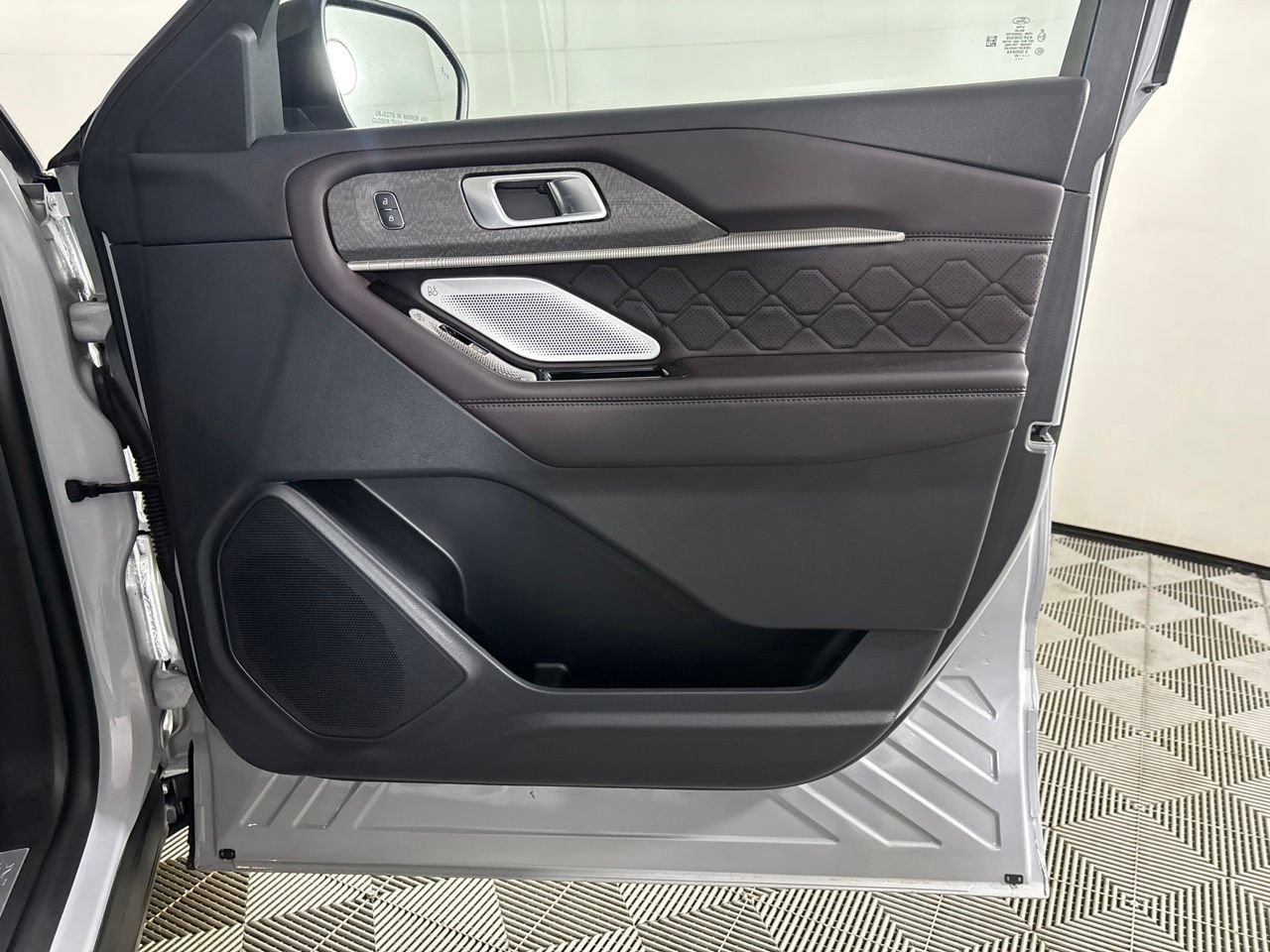 Used 2025 Ford Explorer Platinum w/ LUX Leather Package AWD/4WD image 34