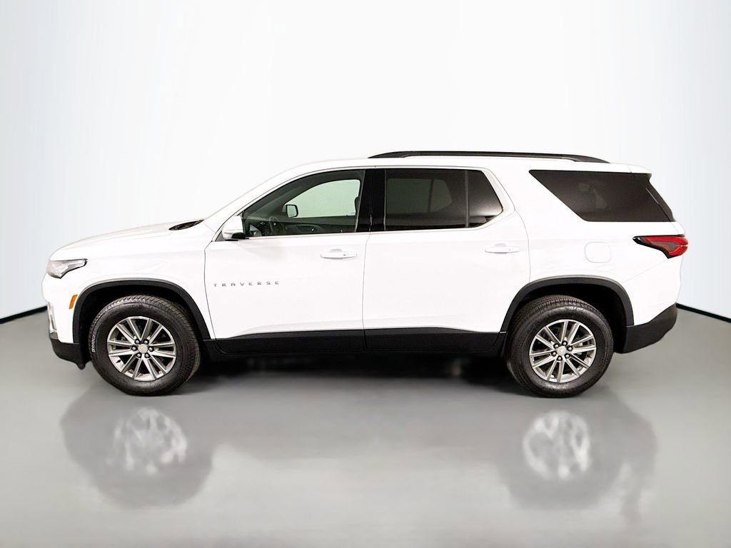 Used 2024 Chevrolet Traverse LT image 4