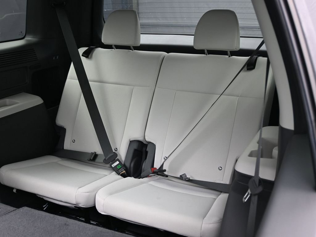 Used 2025 Hyundai Santa Fe SE image 33