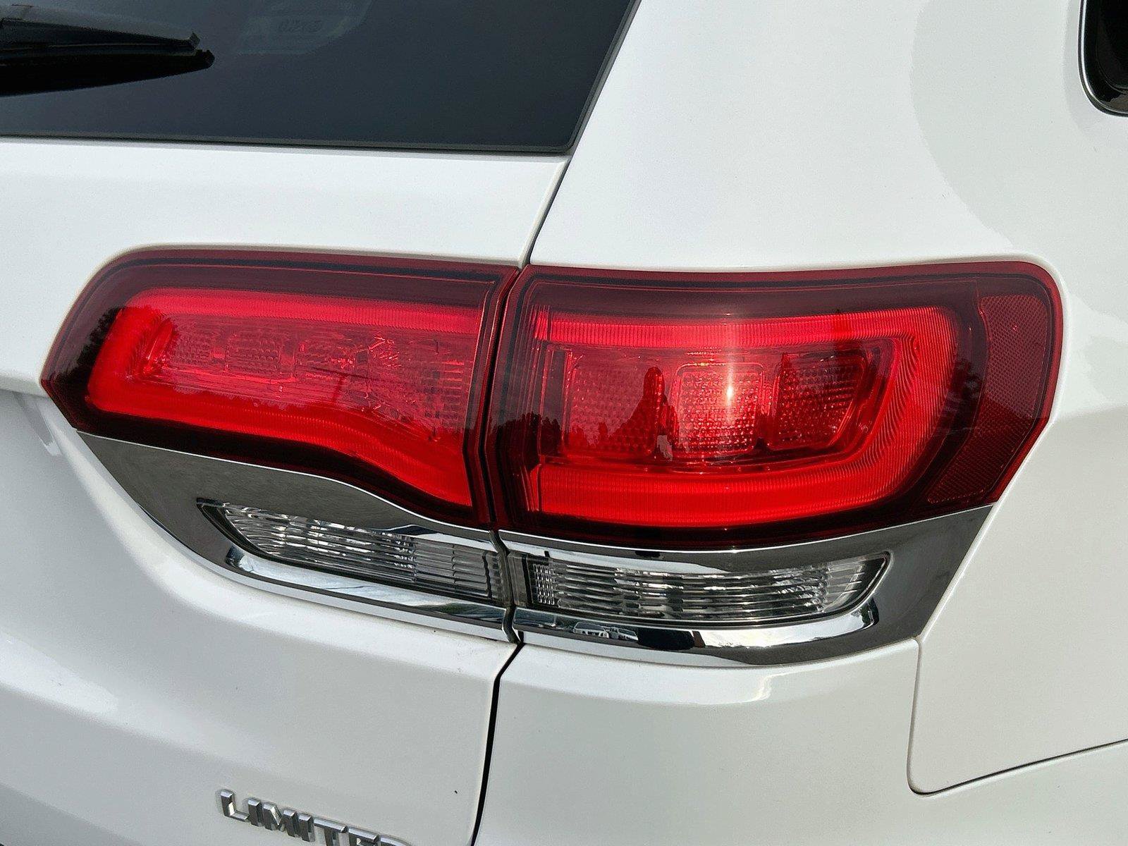 Used 2020 Jeep Grand Cherokee Limited w/ Luxury Group II RWD image 12