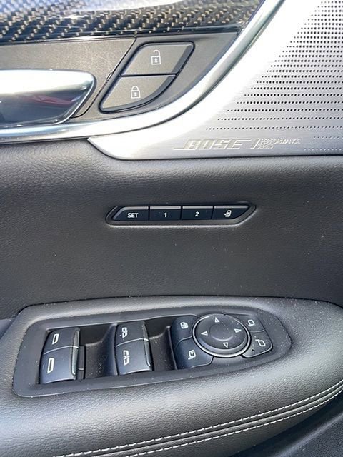 Used 2025 Cadillac XT6 Sport w/ Technology Package image 10