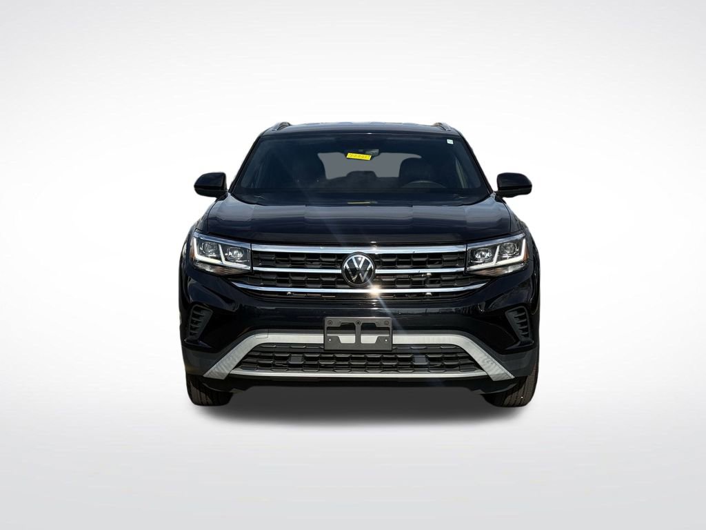 Used 2023 Volkswagen Atlas Cross Sport SE image 2