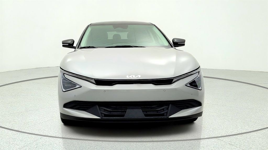 Used 2025 Kia EV6 Light RWD image 2
