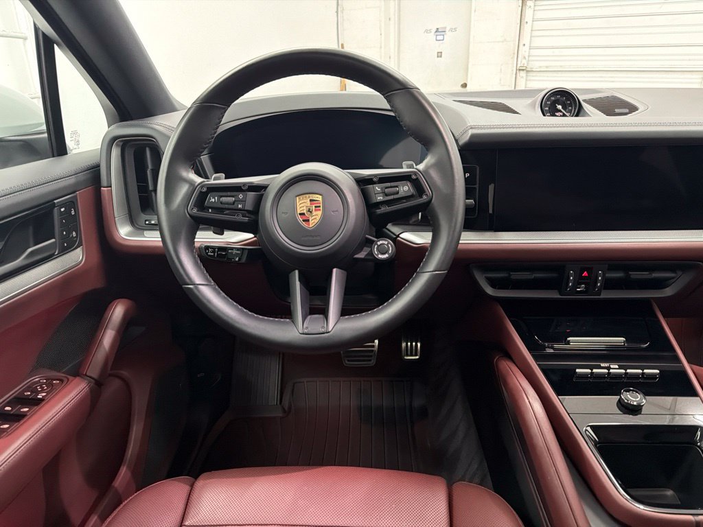 Used 2025 Porsche Cayenne S AWD/4WD image 26