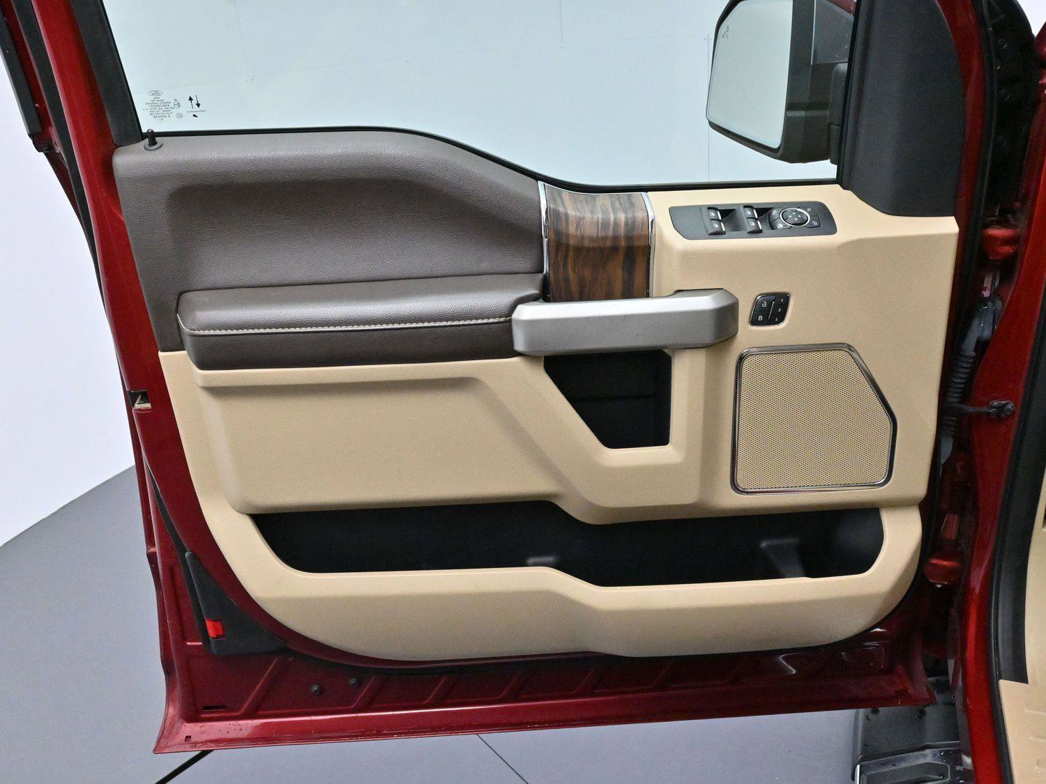 Used 2019 Ford F150 Lariat w/ Equipment Group 502A Luxury image 11