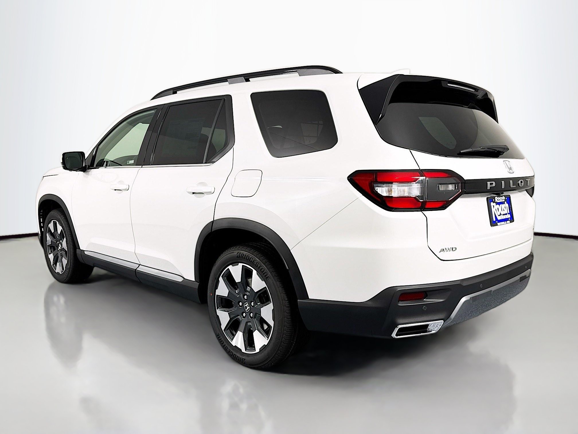 New 2026 Honda Pilot Touring image 7