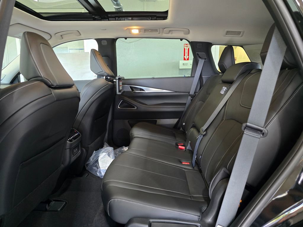 New 2026 INFINITI QX60 Luxe w/ Family Package image 23