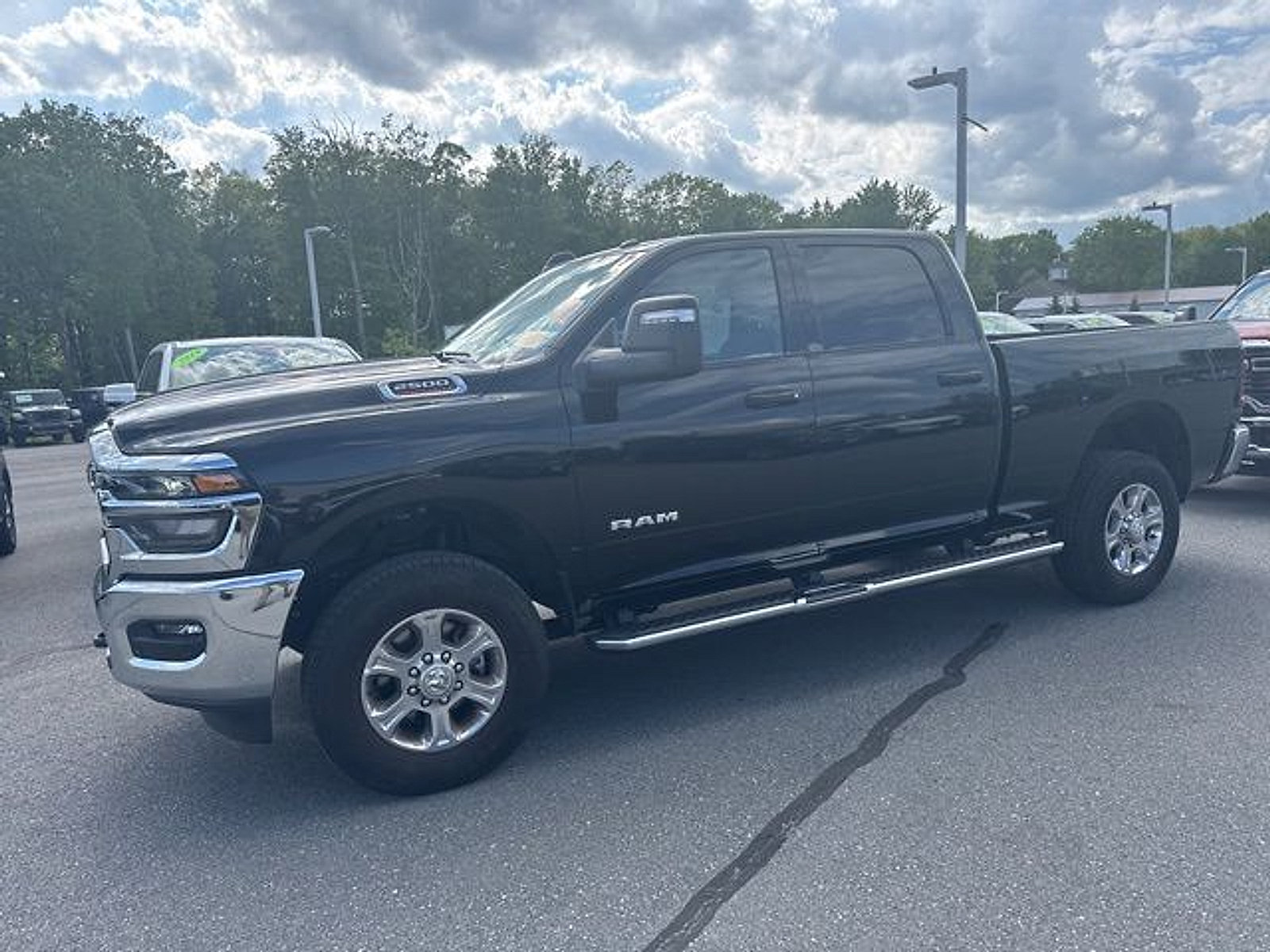 Used 2025 RAM 2500 Big Horn AWD/4WD image 2