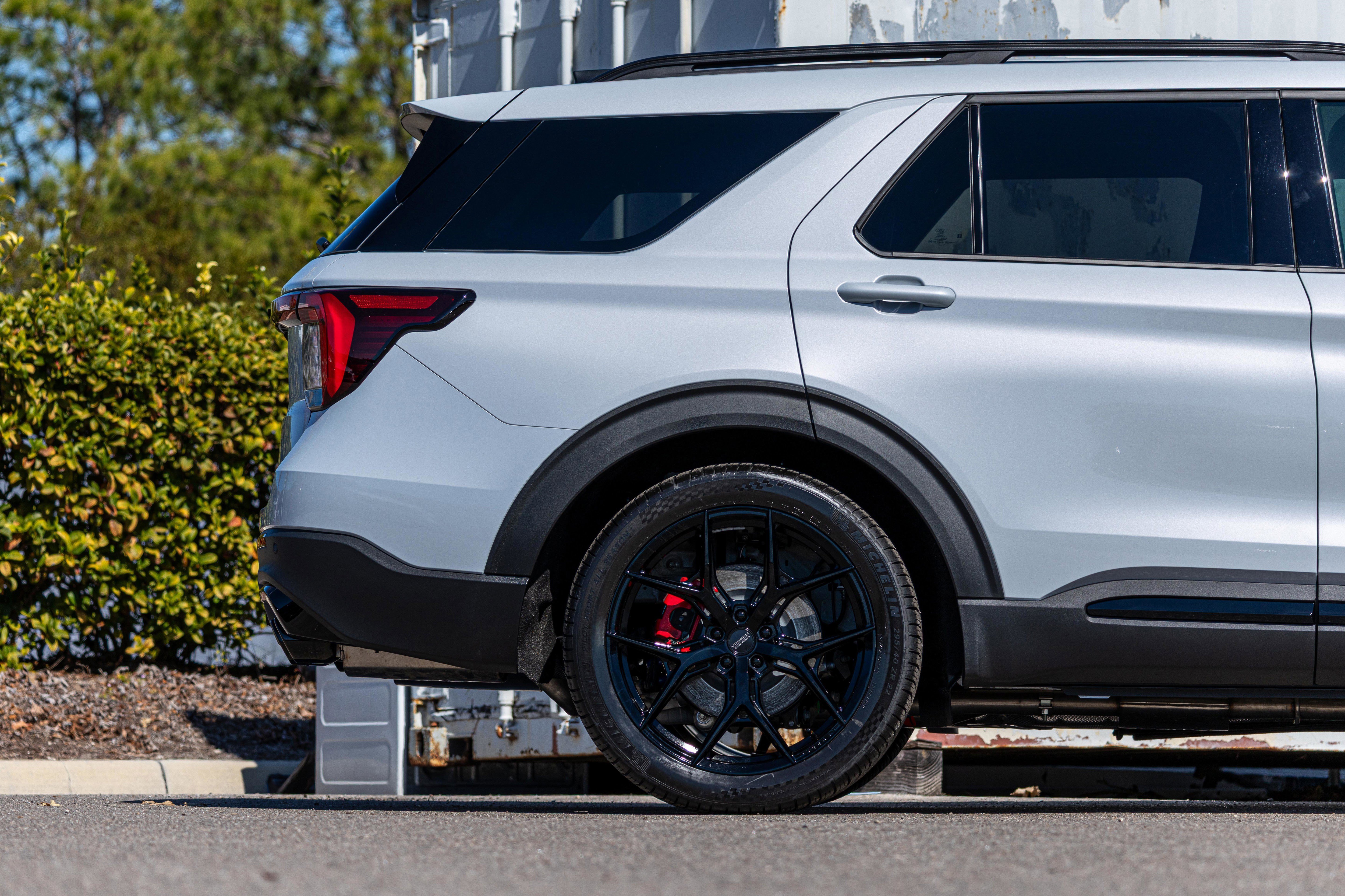 New 2026 Ford Explorer ST w/ Sun And Sound Package image 25