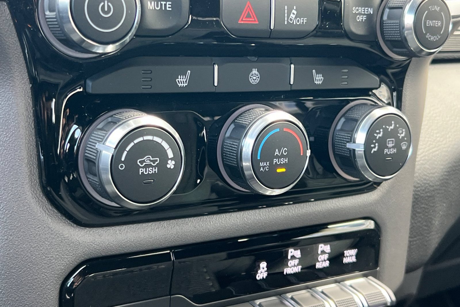 New 2026 RAM 1500 Big Horn AWD/4WD image 19