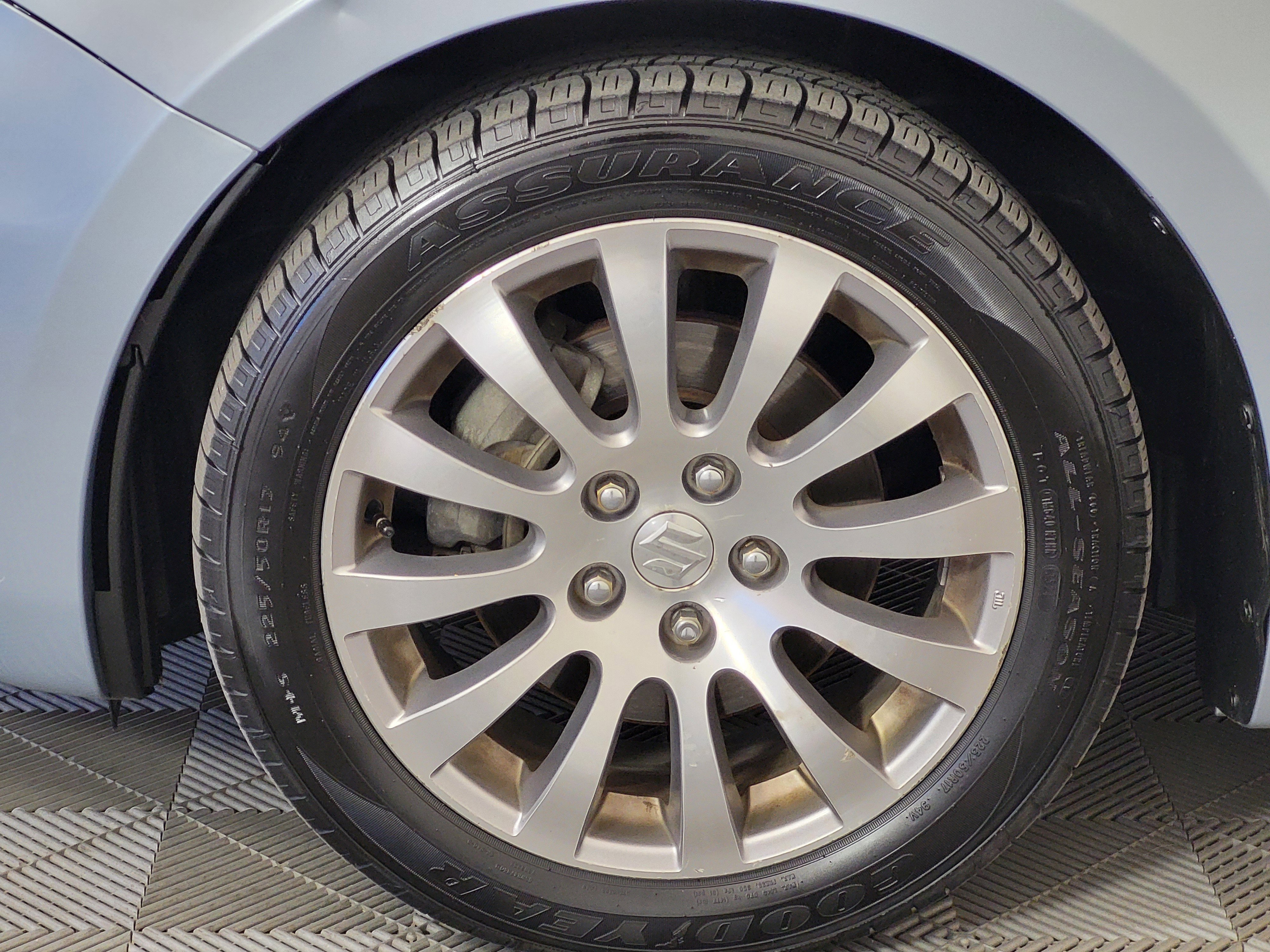 Used 2010 Suzuki Kizashi SE image 10