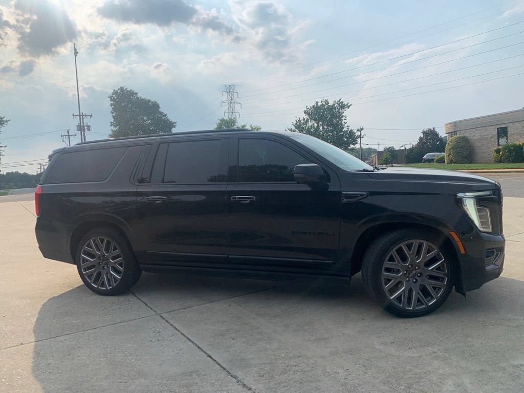 Used 2025 GMC Yukon XL Denali Ultimate AWD/4WD image 8