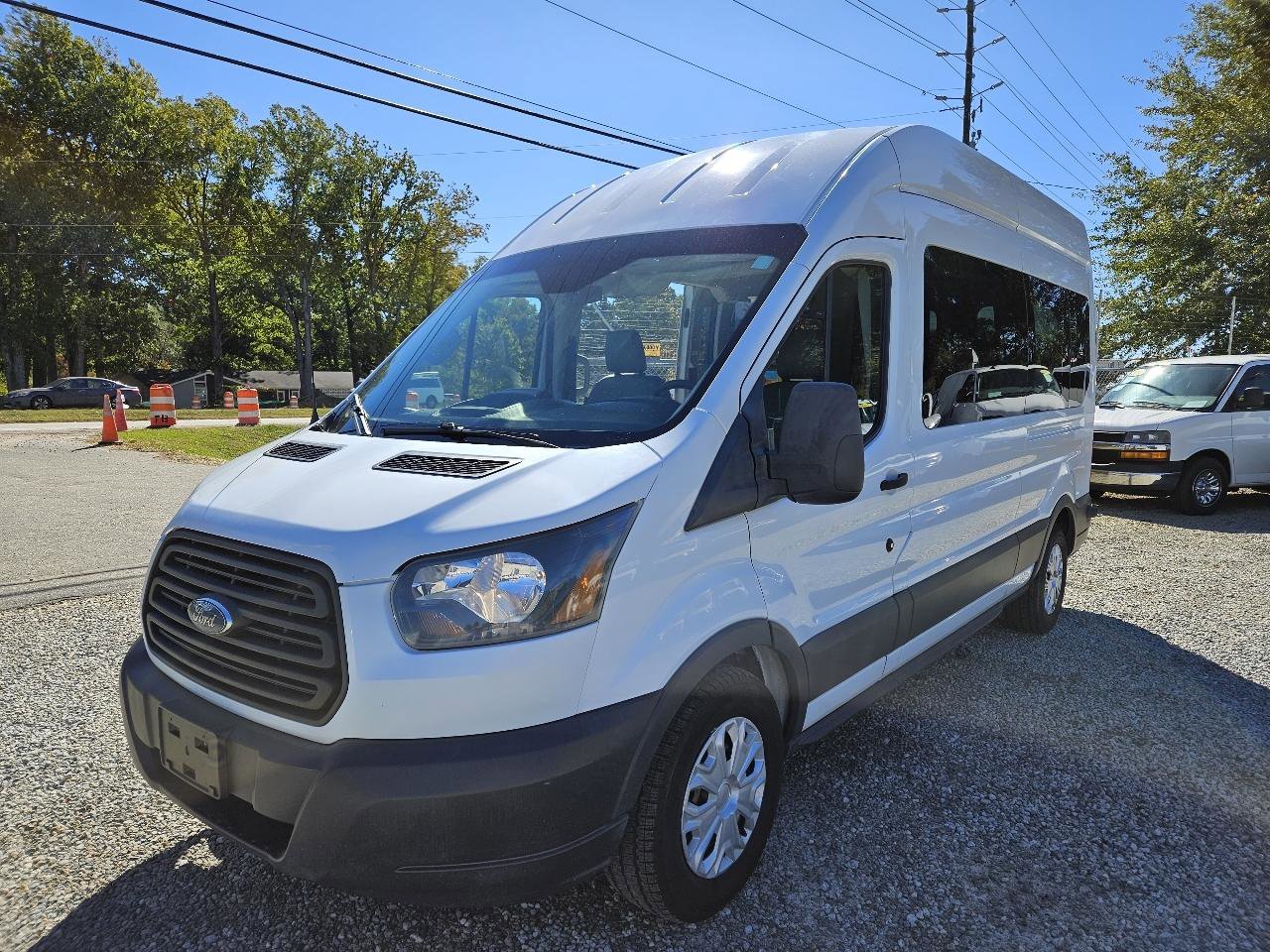 Used 2017 Ford Transit 350 XL image 3
