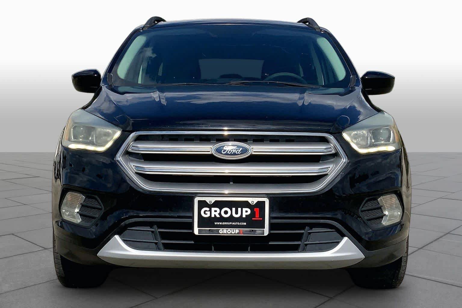 Used 2017 Ford Escape SE w/ Equipment Group 201A FWD image 4