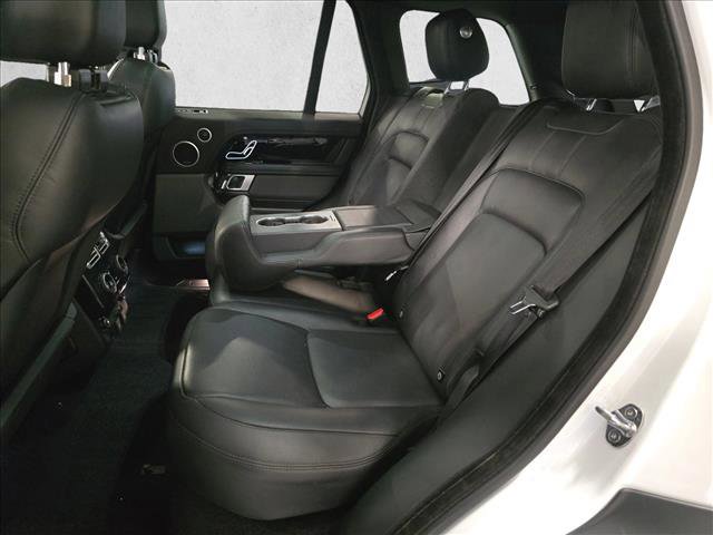 Used 2020 Land Rover Range Rover HSE image 16