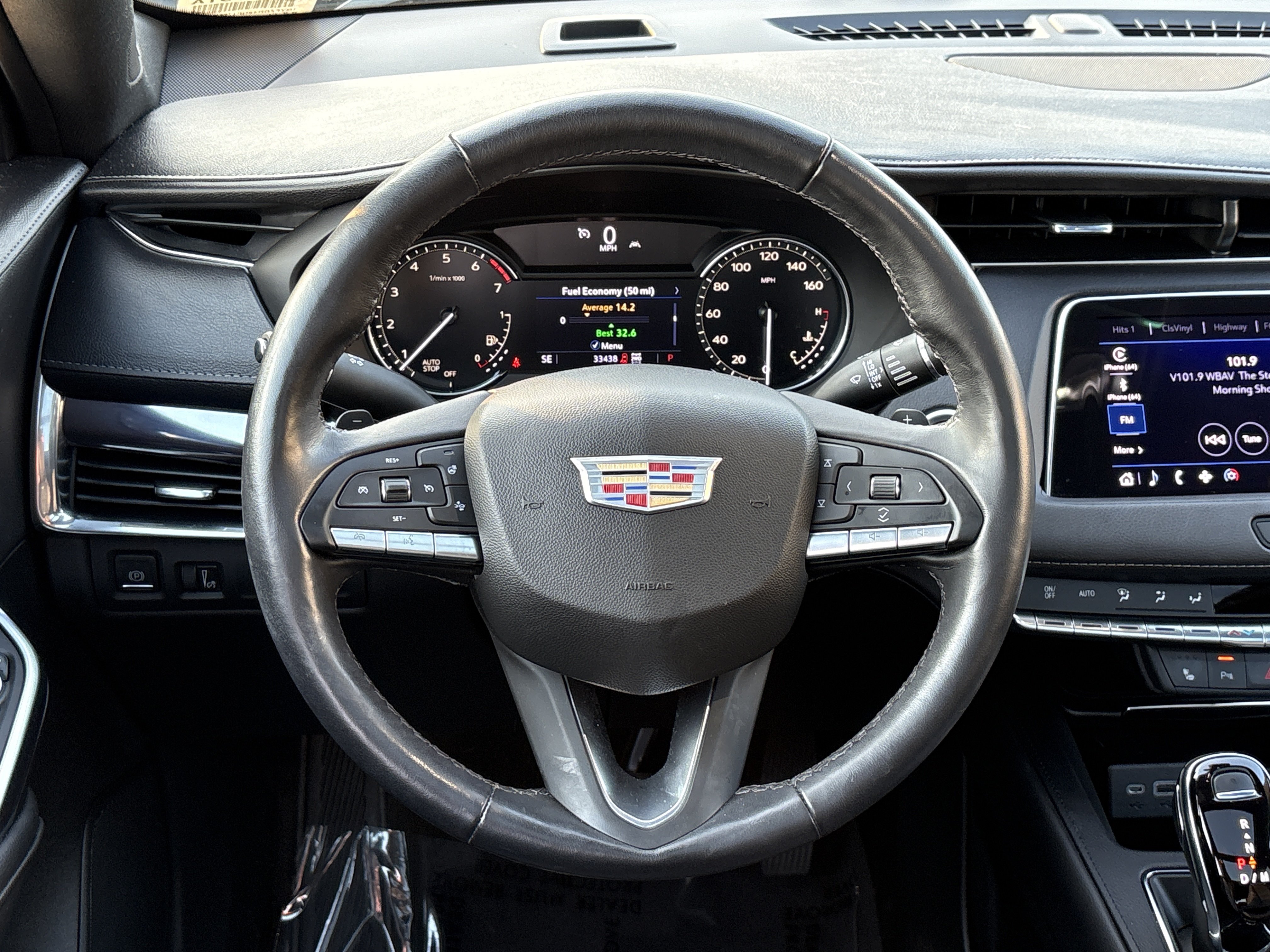 Used 2022 Cadillac XT4 Luxury w/ Cold Weather Package AWD/4WD image 22