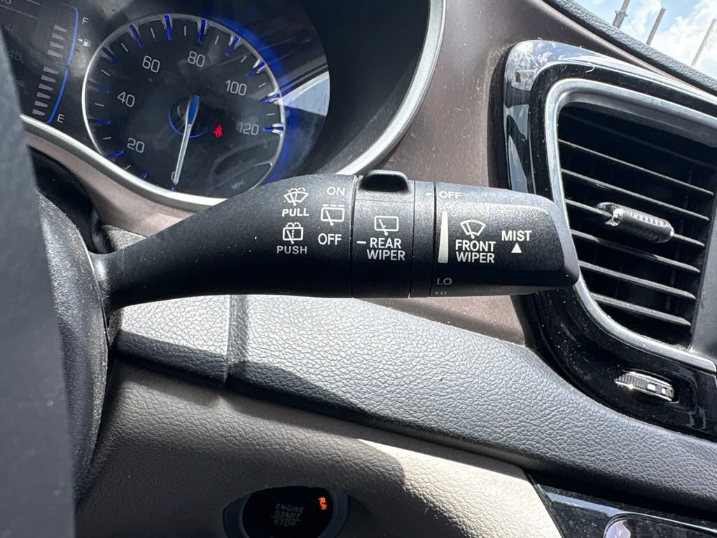Used 2020 Chrysler Voyager Lxi FWD image 25