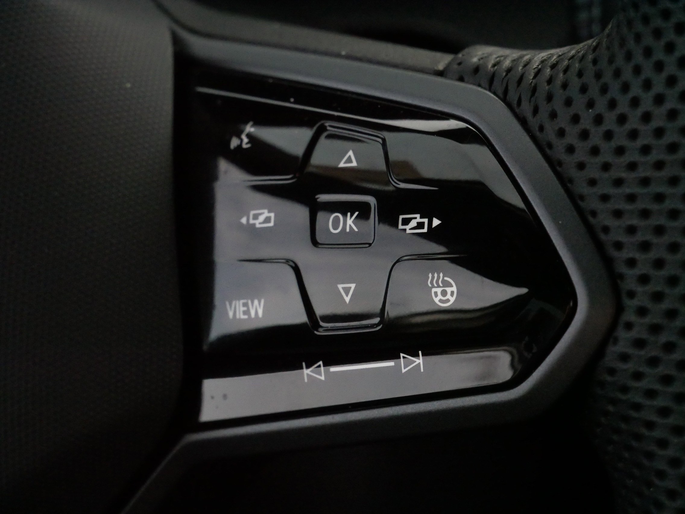 Used 2024 Volkswagen Golf R image 28