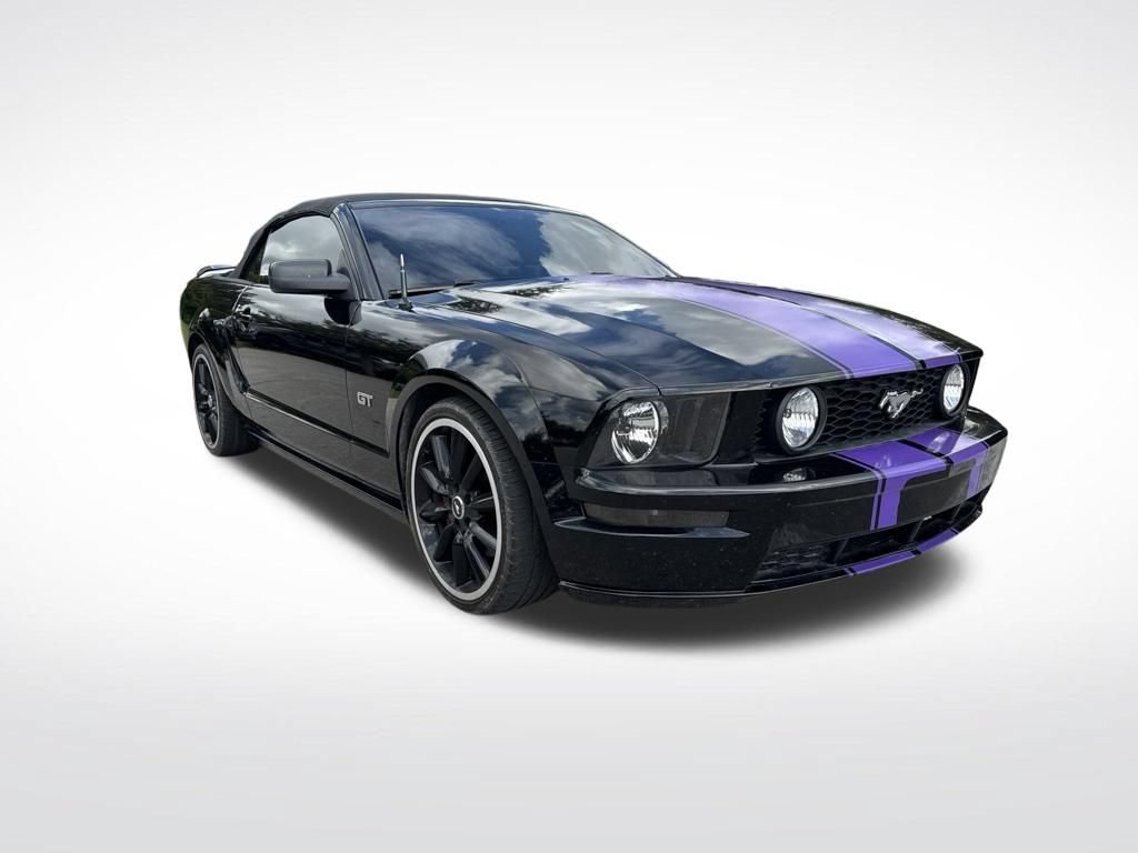Used 2006 Ford Mustang GT RWD image 2