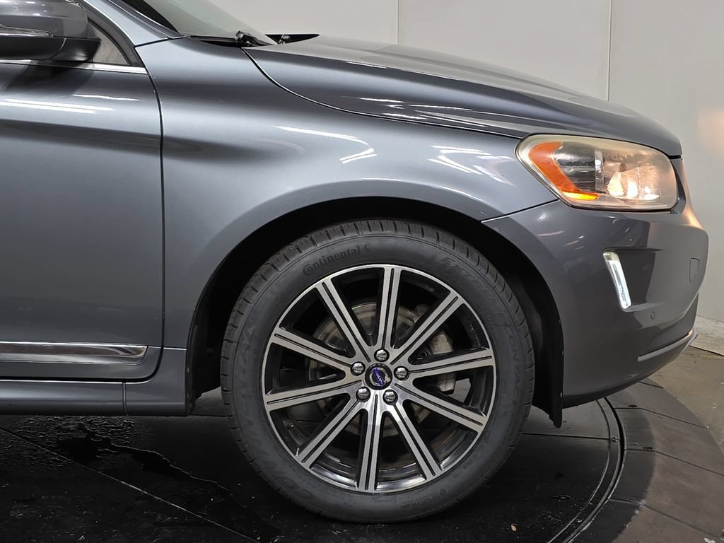 Used 2016 Volvo XC60 T5 Premier w/ Proximity Package FWD image 11
