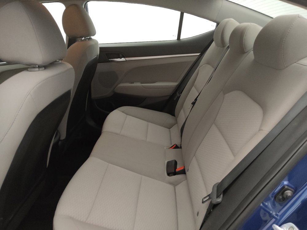 Used 2019 Hyundai Elantra SE image 18