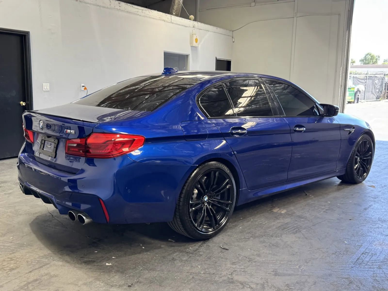 Used 2018 BMW M5 w/ Executive Package image 4
