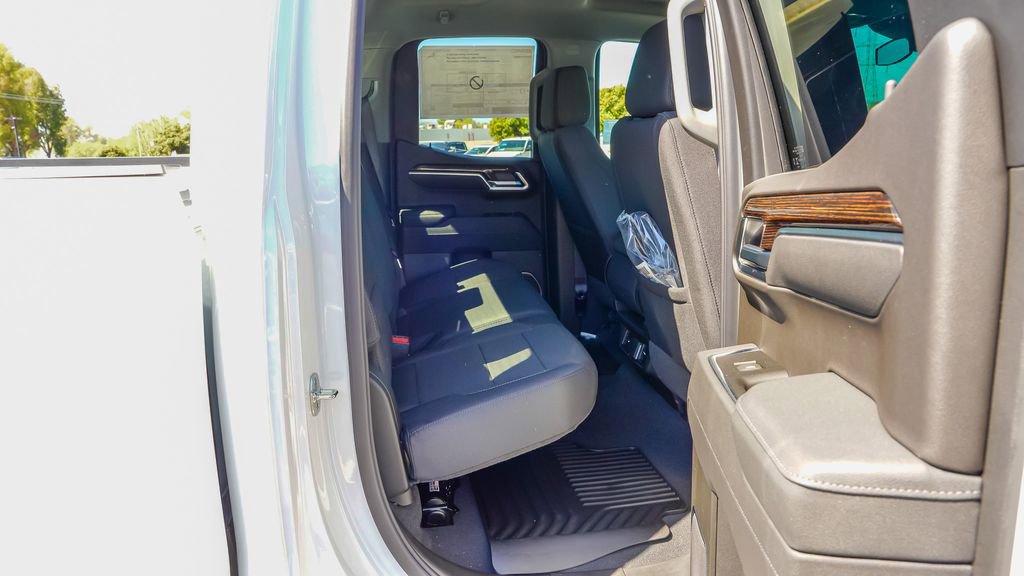 New 2026 GMC Sierra 1500 SLE image 11