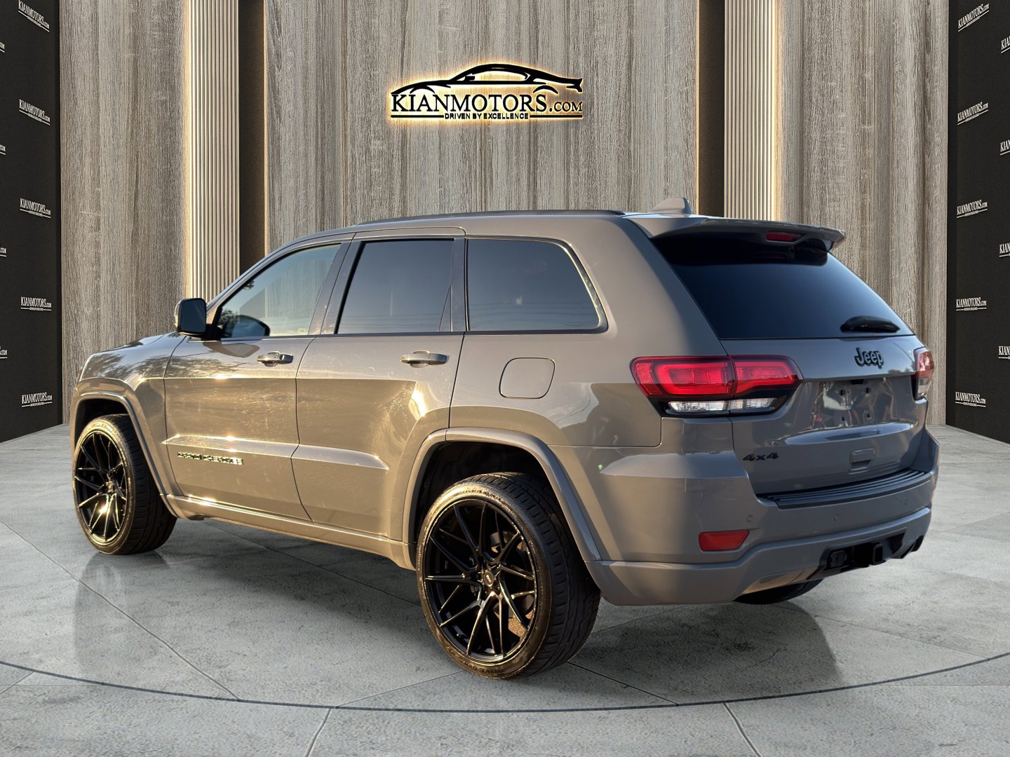 Used 2020 Jeep Grand Cherokee Altitude image 5