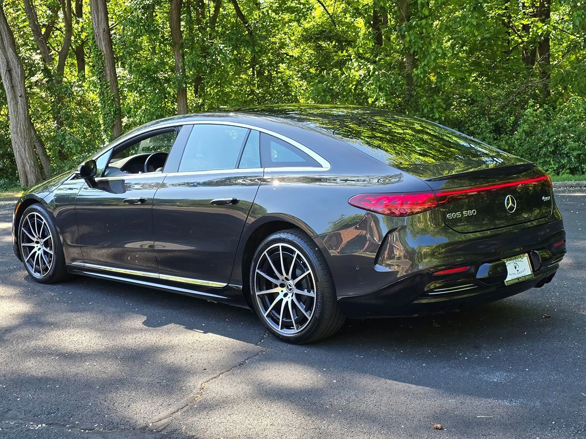 Used 2022 Mercedes-Benz EQS 580 4MATIC Sedan image 4
