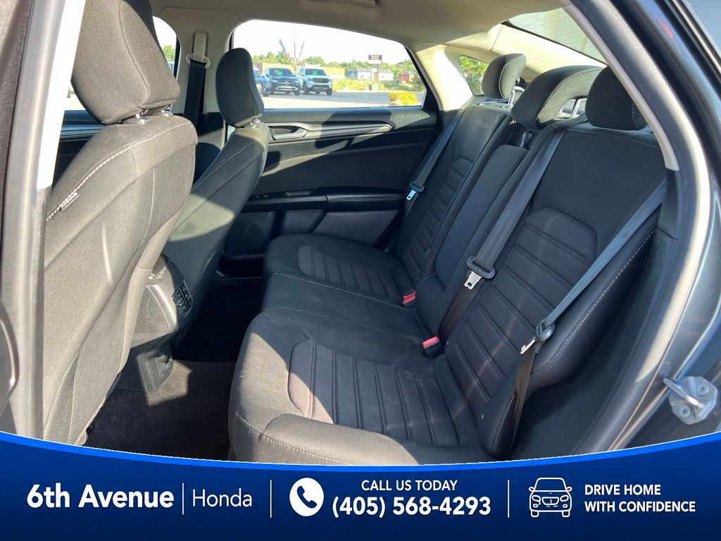 Used 2020 Ford Fusion SE FWD image 16
