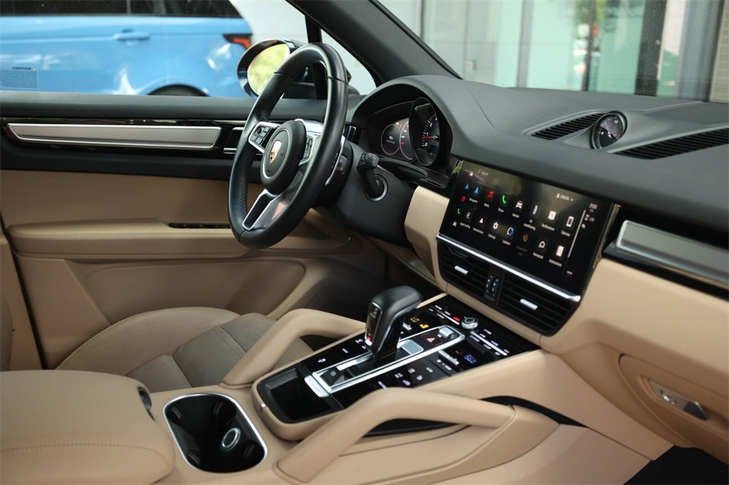 Used 2022 Porsche Cayenne Platinum Edition image 42