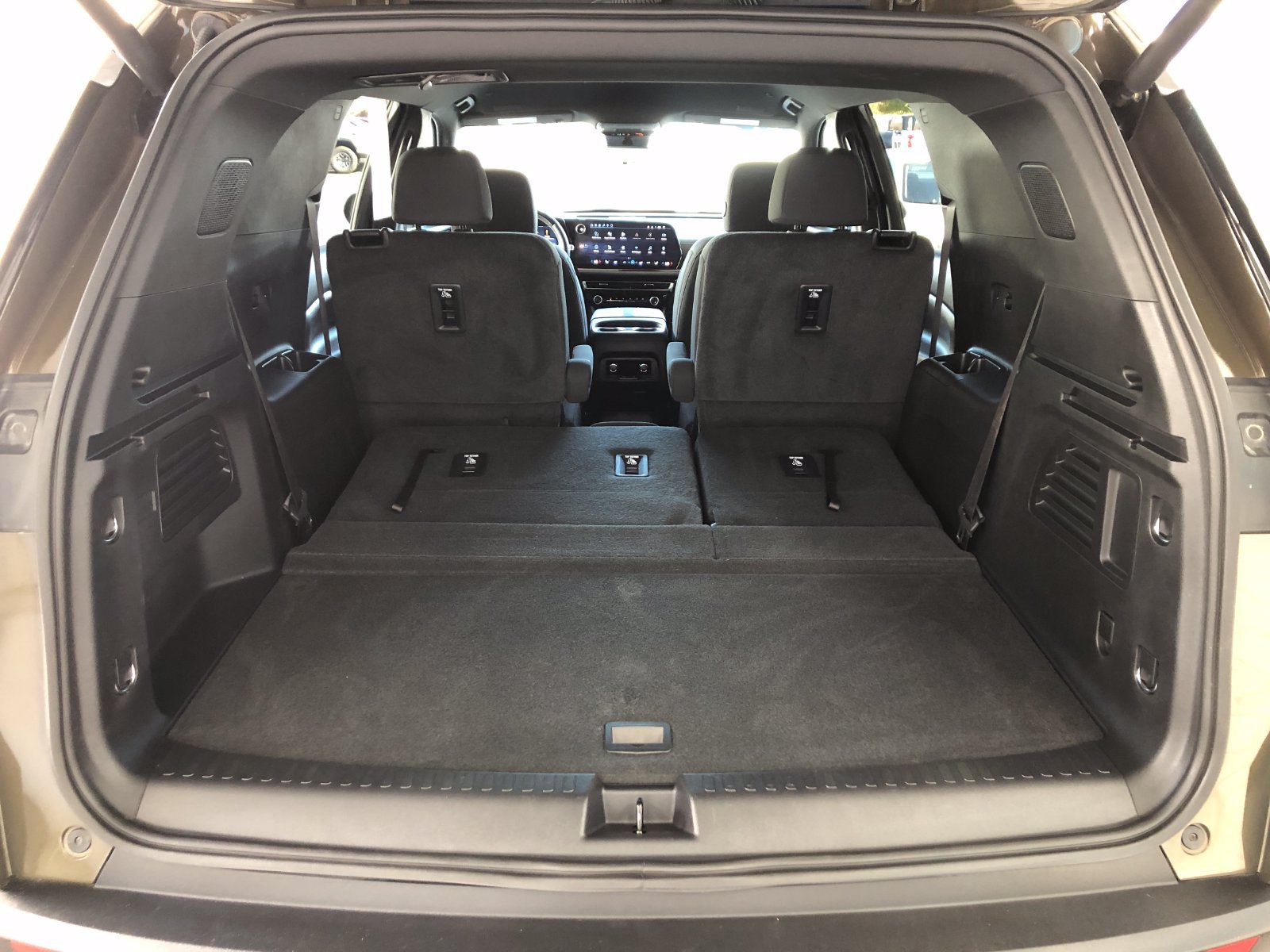 Used 2024 Chevrolet Traverse Z71 w/ Enhanced Driving Package AWD/4WD image 9