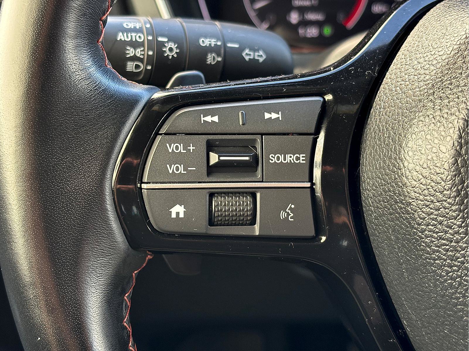 Certified 2023 Honda Pilot Sport image 30