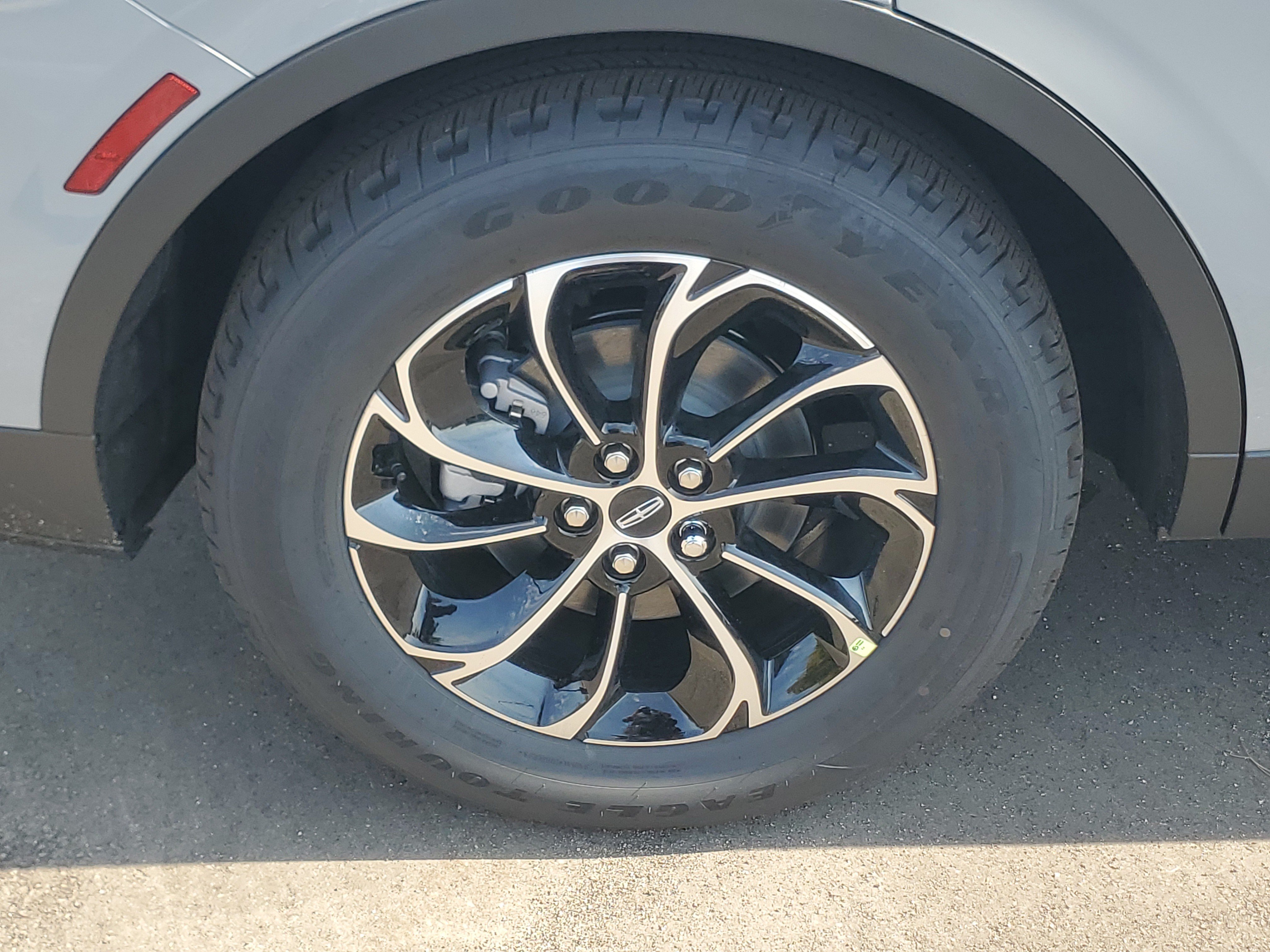 New 2026 Lincoln Nautilus Premier w/ Equipment Group 102A AWD/4WD image 5