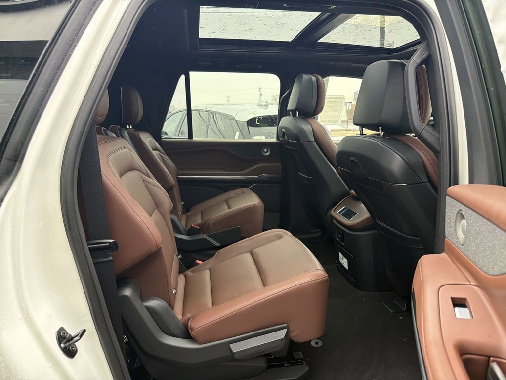 New 2026 Lincoln Navigator L Reserve image 8