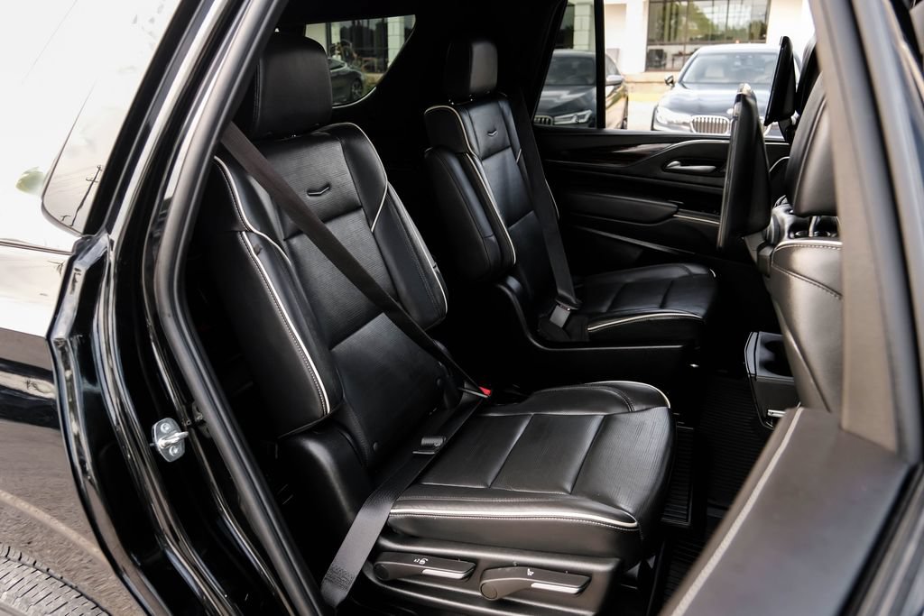 Used 2024 Cadillac Escalade Premium Luxury w/ Performance Package AWD/4WD image 46