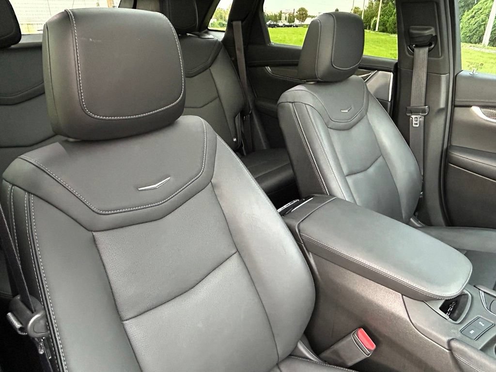 Used 2024 Cadillac XT5 Sportv w/ Technology Package AWD/4WD image 47
