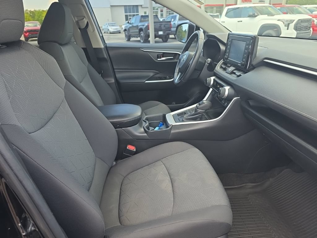 Used 2020 Toyota RAV4 XLE w/ Convenience Package AWD/4WD image 10