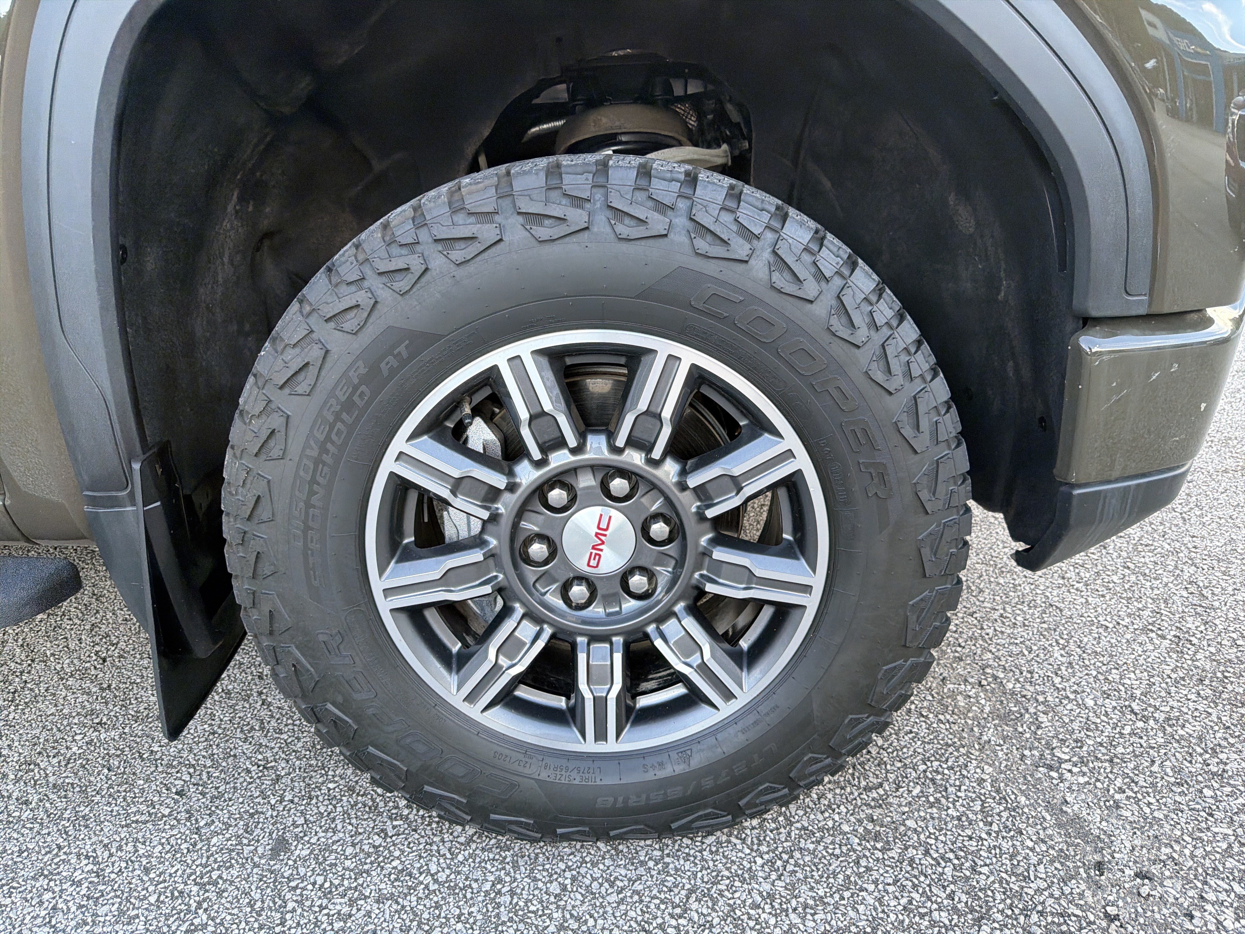 Used 2024 GMC Sierra 1500 AT4 w/ Technology Package AWD/4WD image 12