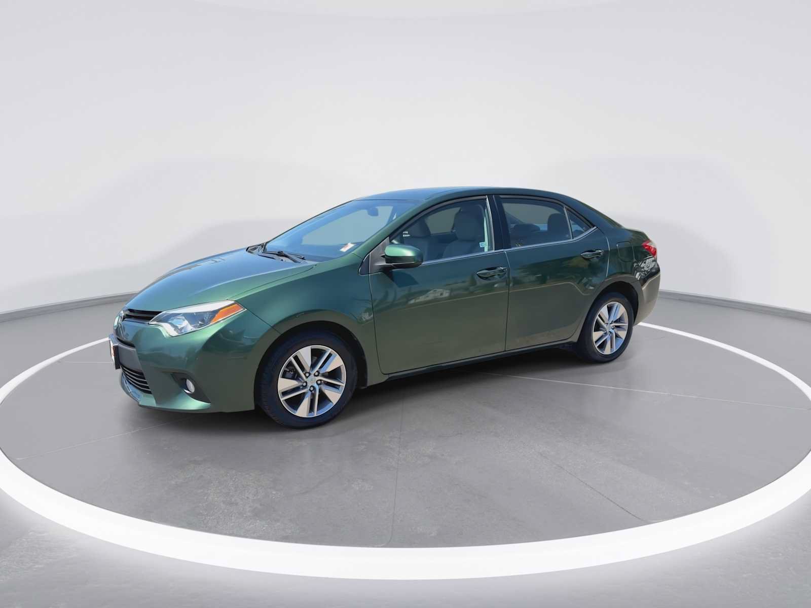 Used 2014 Toyota Corolla LE FWD image 4