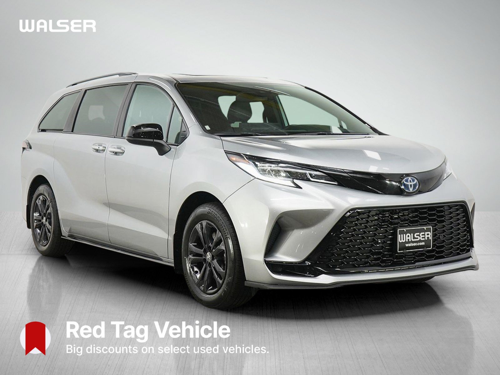 Used 2025 Toyota Sienna XSE AWD/4WD image 7