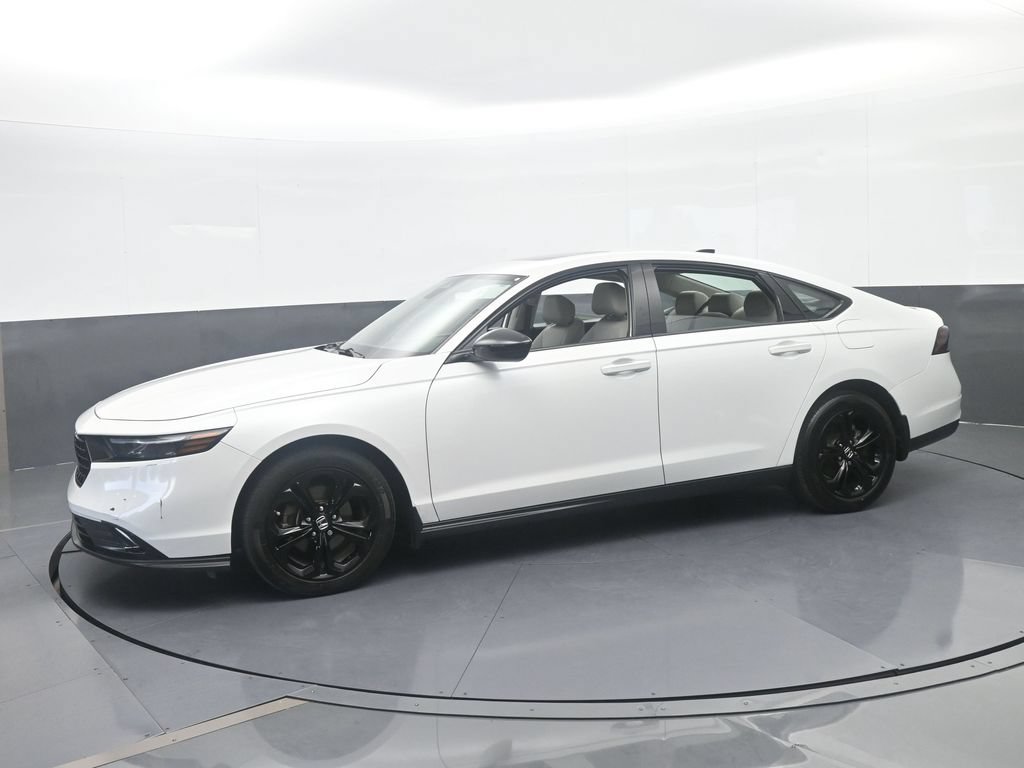 Used 2025 Honda Accord SE image 2