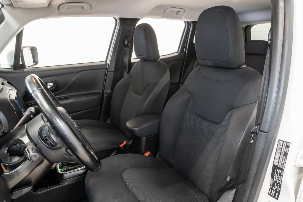 Used 2019 Jeep Renegade Altitude w/ Quick Order Package 2XM AWD/4WD image 9