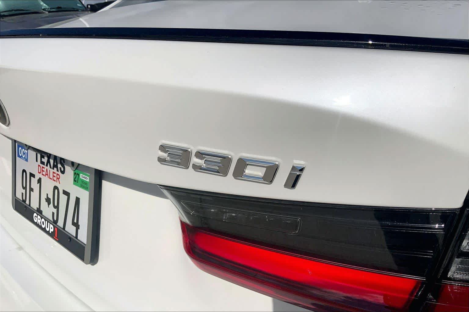 Used 2026 BMW 330i Sedan w/ M Sport Package RWD image 9