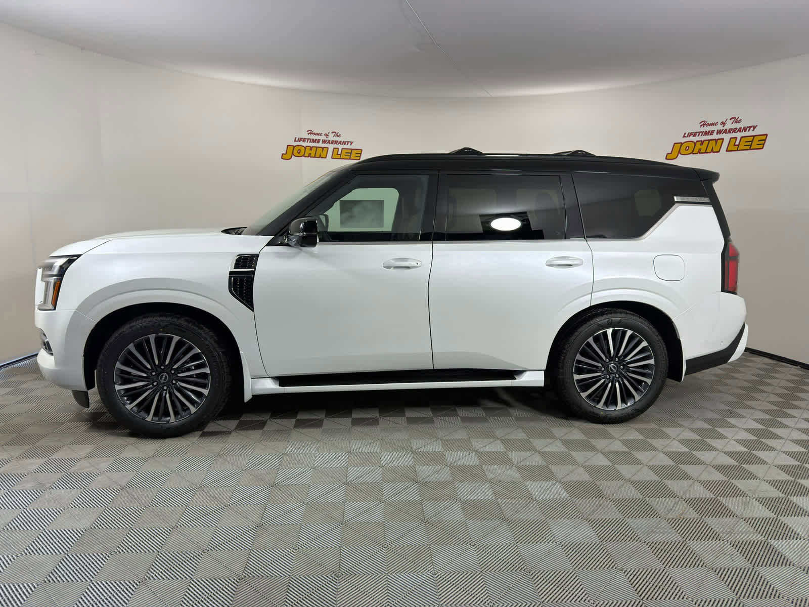 New 2026 Nissan Armada Platinum Reserve AWD/4WD image 2