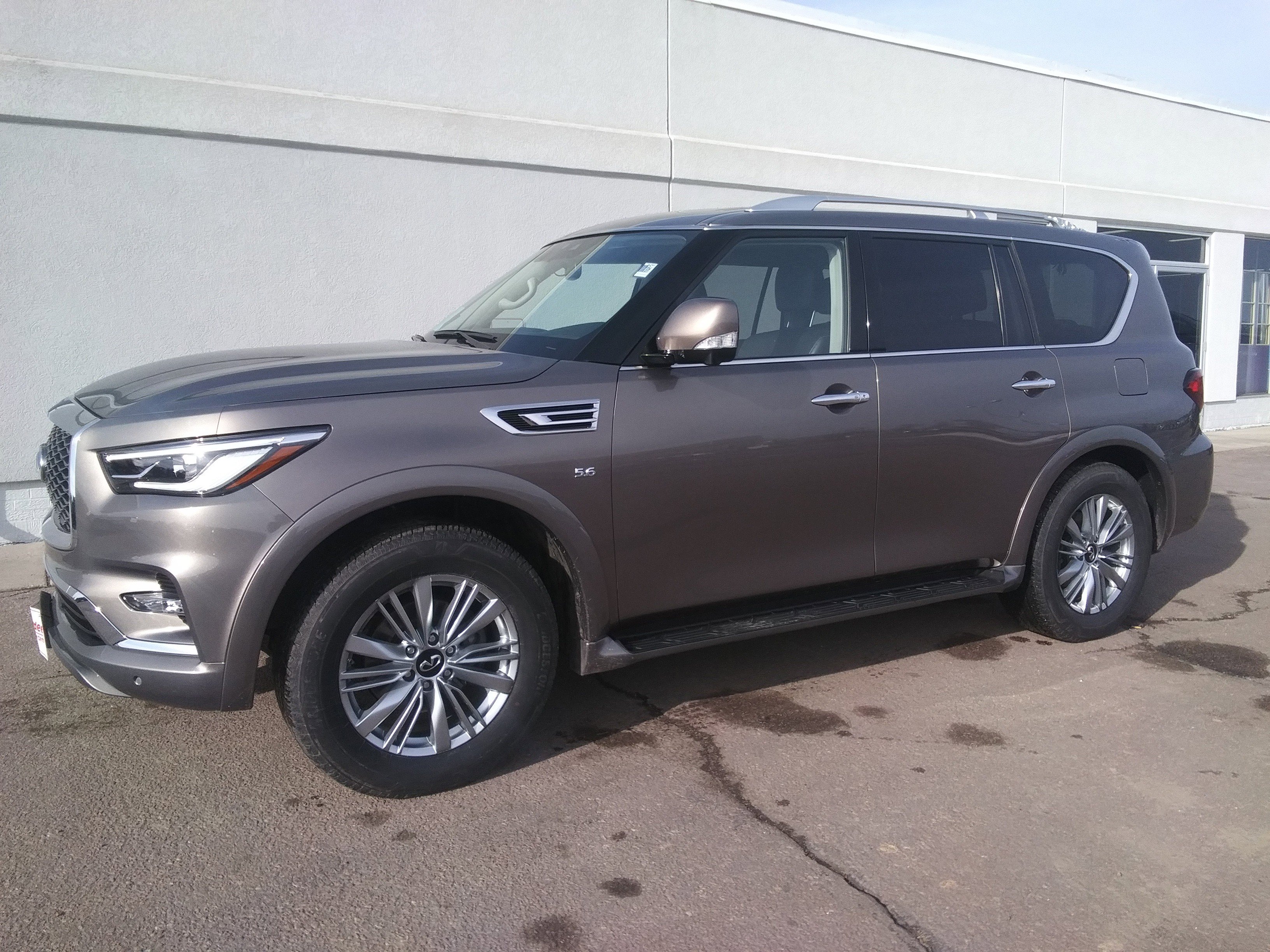 Used 2019 INFINITI QX80 Luxe w/ Proassist Package image 2